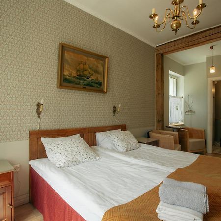 Guesthouse Kadrina Mois Ngoại thất bức ảnh