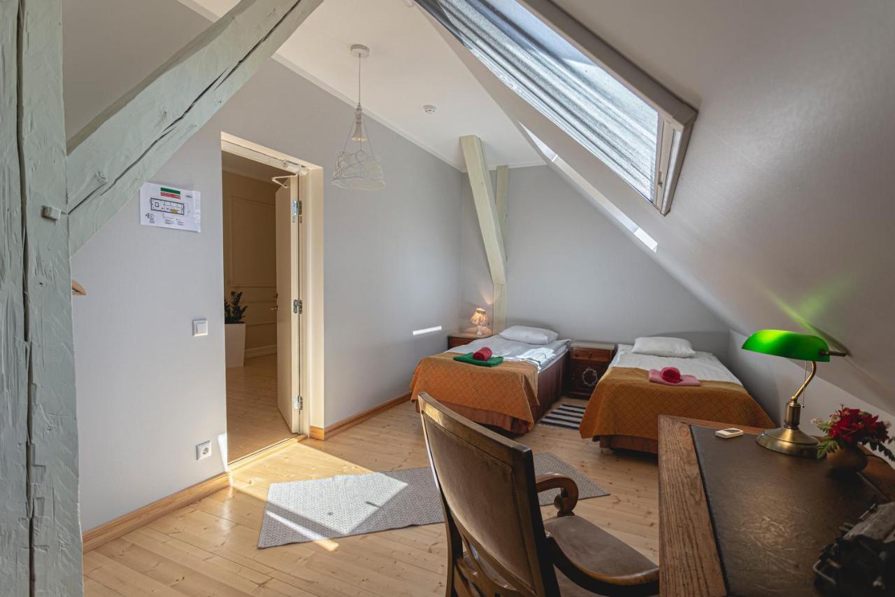 Guesthouse Kadrina Mois Ngoại thất bức ảnh