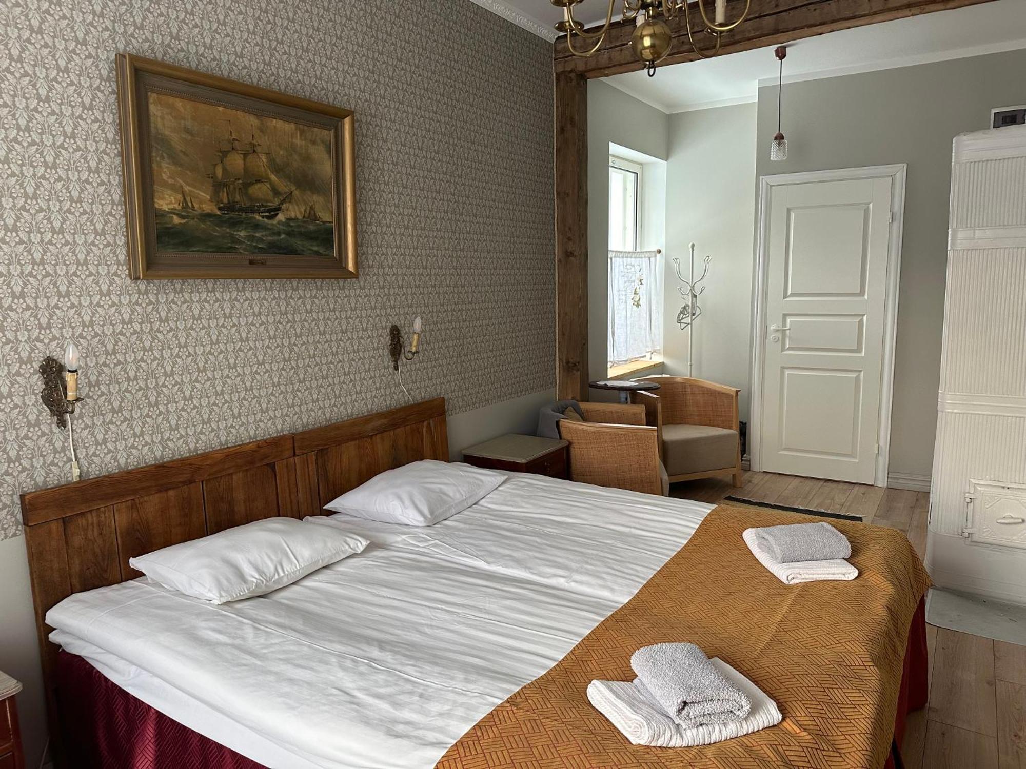 Guesthouse Kadrina Mois Ngoại thất bức ảnh