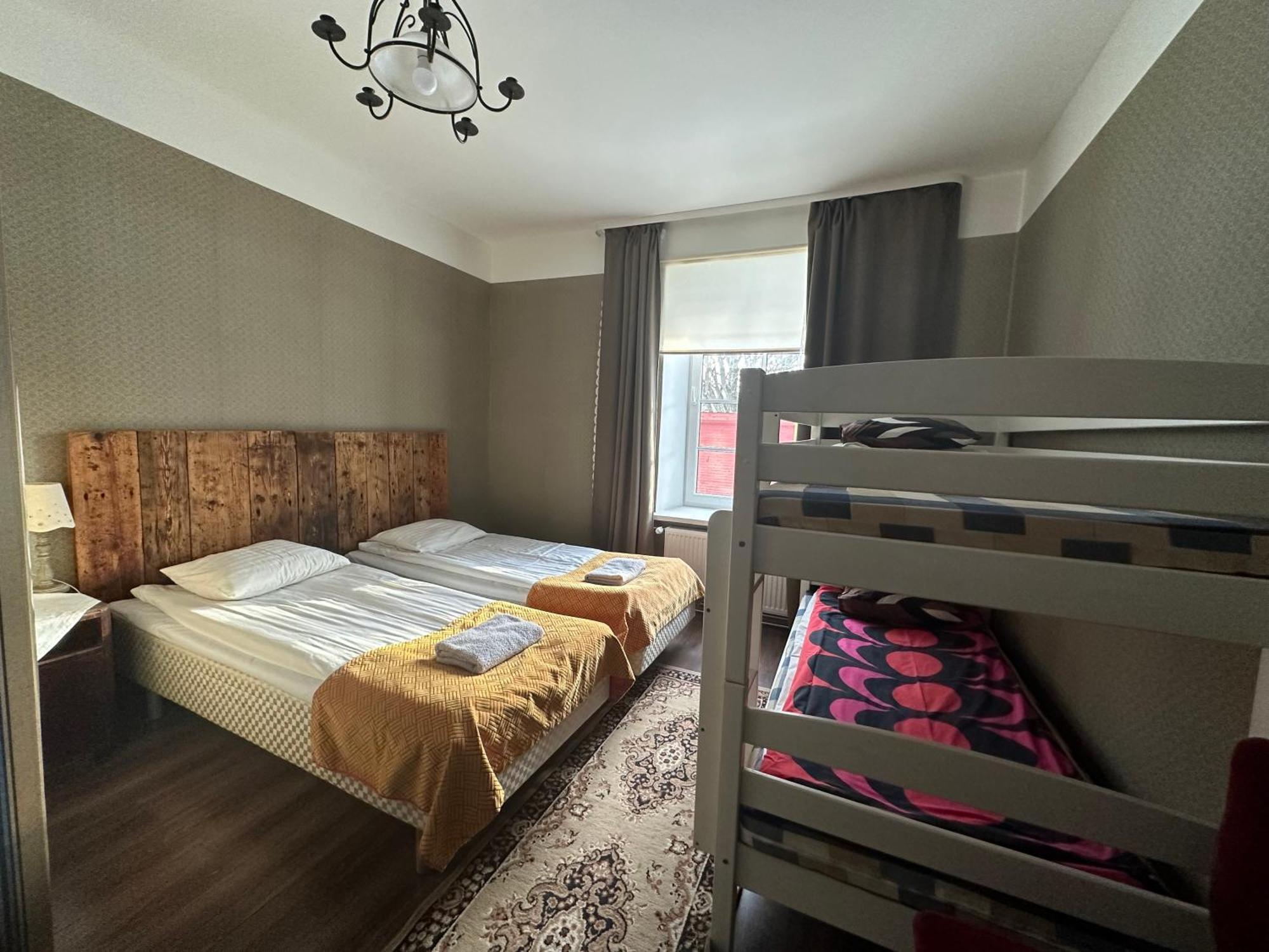 Guesthouse Kadrina Mois Ngoại thất bức ảnh