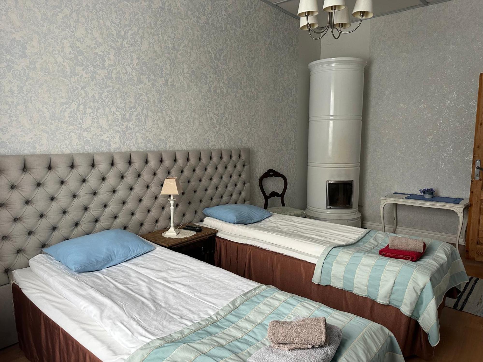 Guesthouse Kadrina Mois Ngoại thất bức ảnh