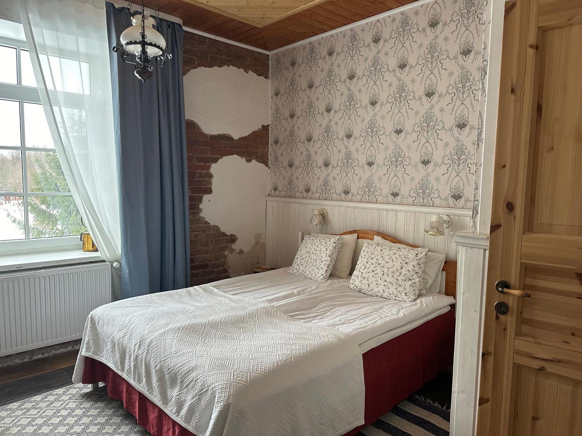 Guesthouse Kadrina Mois Ngoại thất bức ảnh