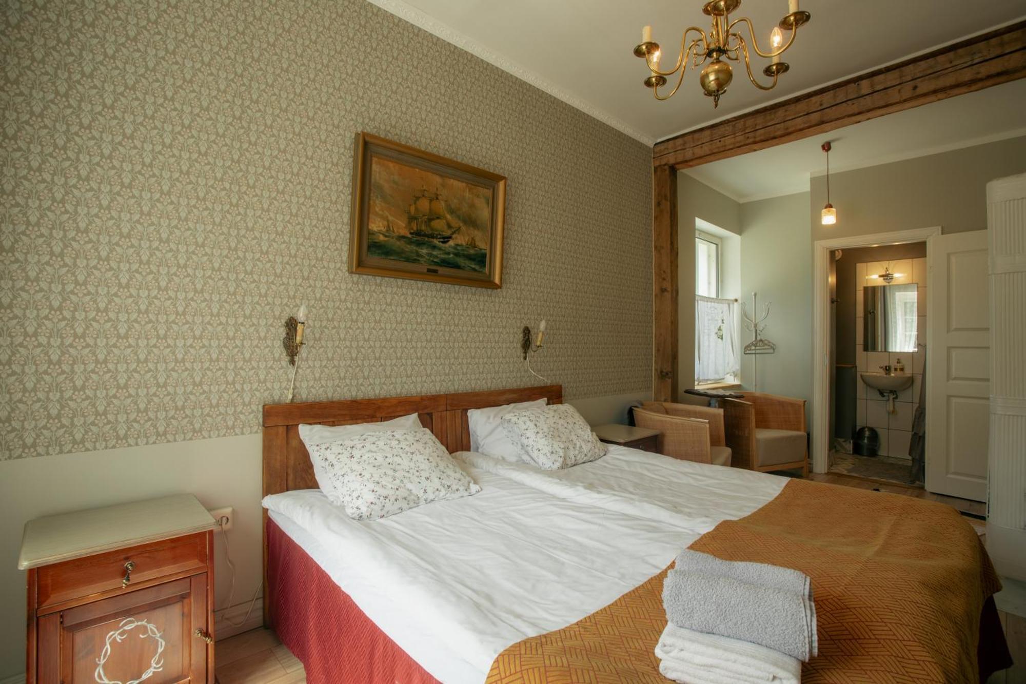 Guesthouse Kadrina Mois Ngoại thất bức ảnh