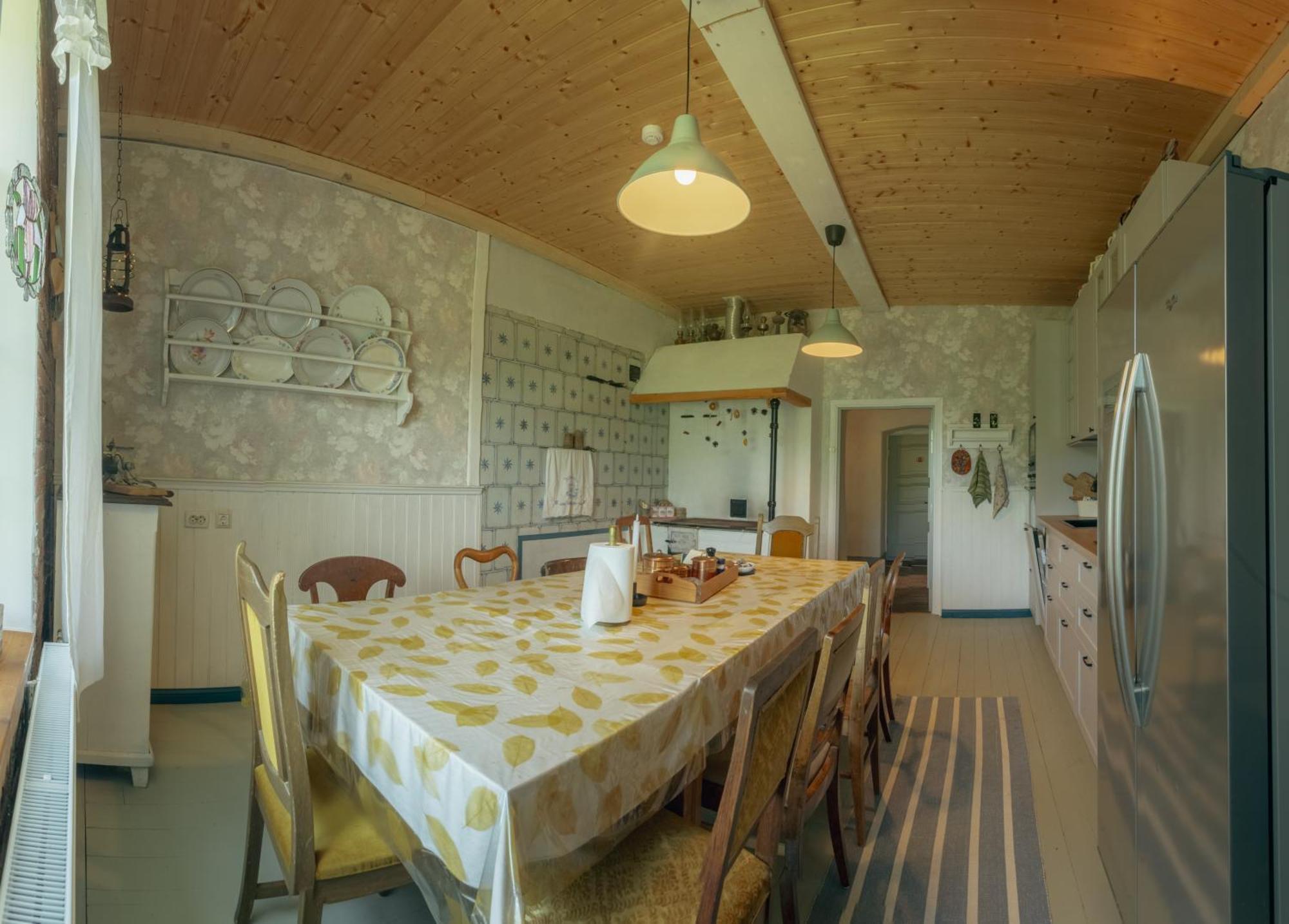 Guesthouse Kadrina Mois Ngoại thất bức ảnh