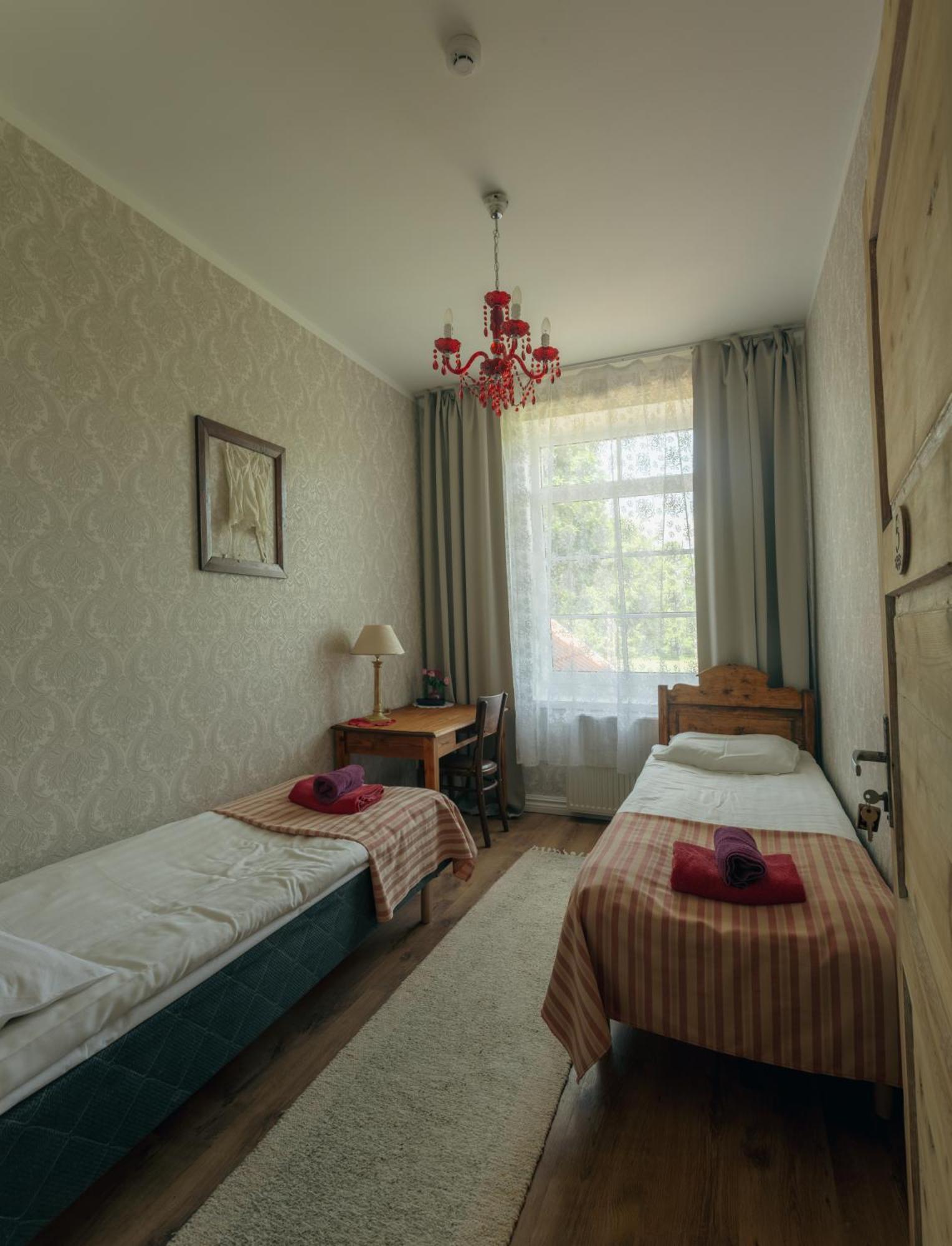 Guesthouse Kadrina Mois Ngoại thất bức ảnh